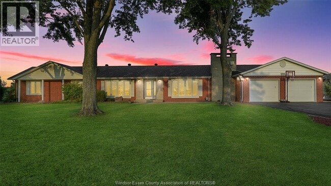 Photo - 1720 Lakeshore Rd 123
