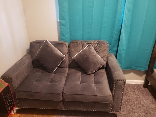 Building Photo - 6140 Hillandale Dr