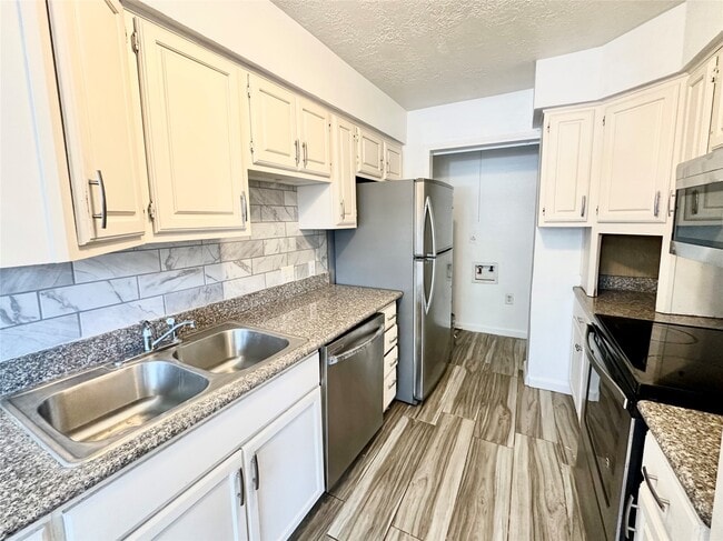 Building Photo - 13539 Castilian Dr Unit True