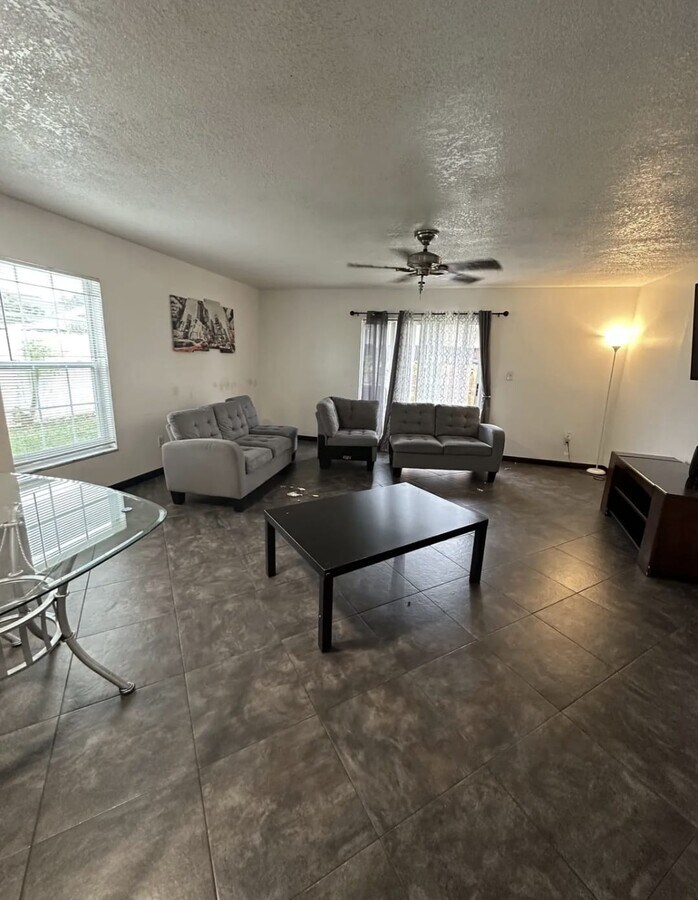 Photo - 3228 Bearclaw Way