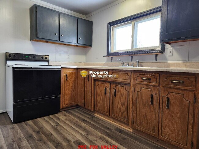 Photo - Large 1-Bedroom Duplex in Neenah - Perfect... Unidad B