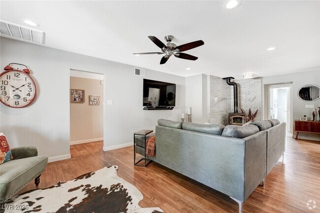 Building Photo - 1403 S 9th St Rental