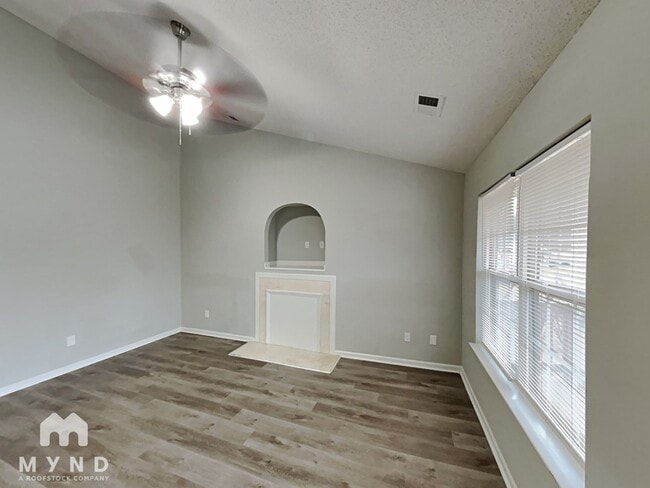 Photo - 5404 Katherine Ct House