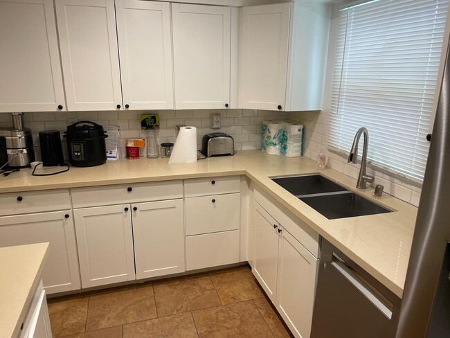 Photo - 6728 Solita Ave