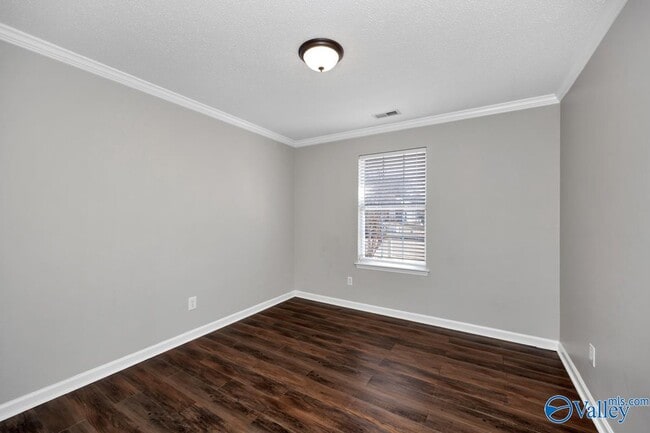 Photo - 103 N W Sugar Bluff Ln