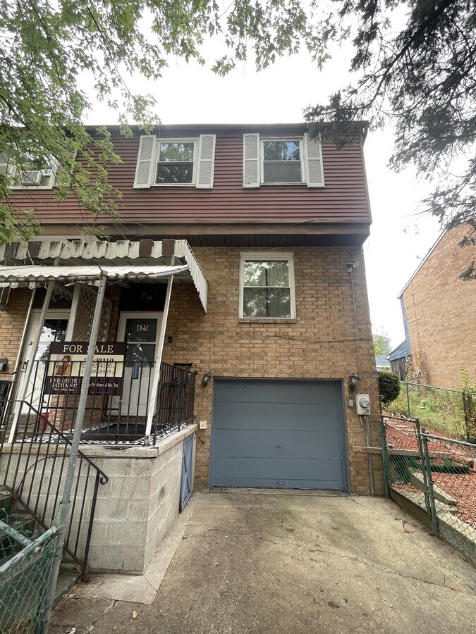 Photo - 429 Enright Ct