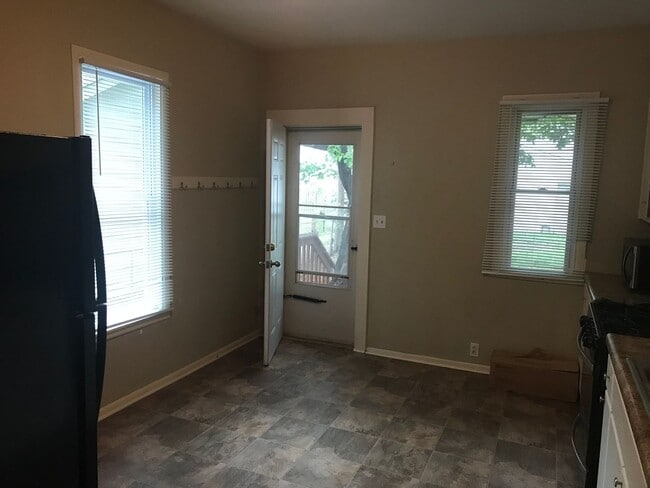 Photo - 1616-18 Emerson Ave N Unidad 1618