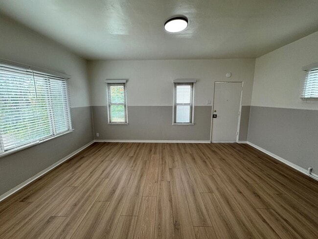 Photo - Remodeled Pierpont Beach Apartment Unit G
