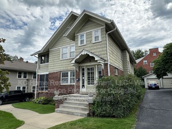 Photo - 207 W 51 Terrace