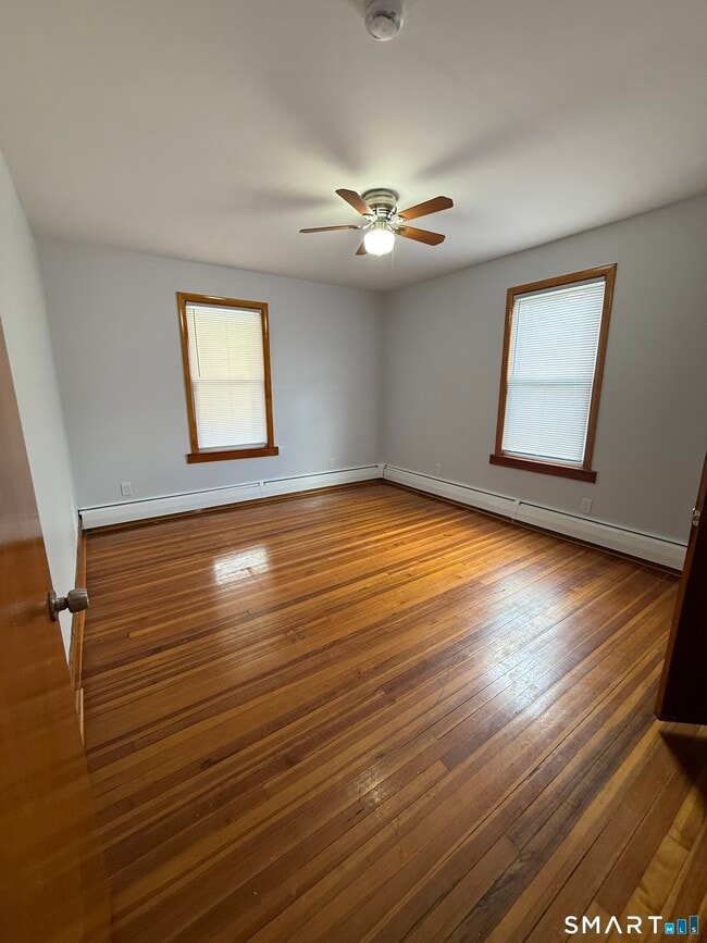 Photo - 27 Norman St Unit 1st Floor