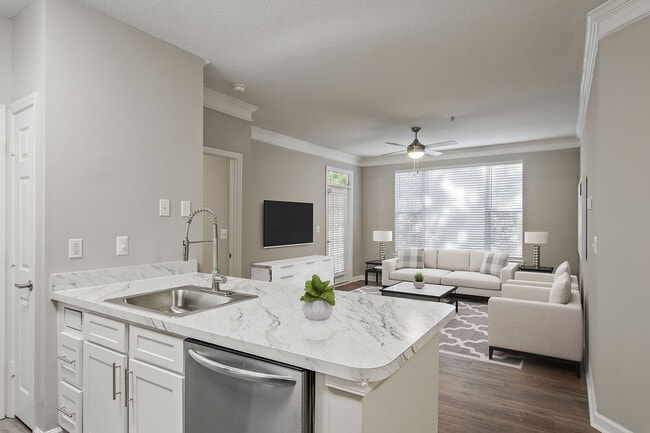 C195580_CreeksideVista_Kitchen_08 - Creekside Vista