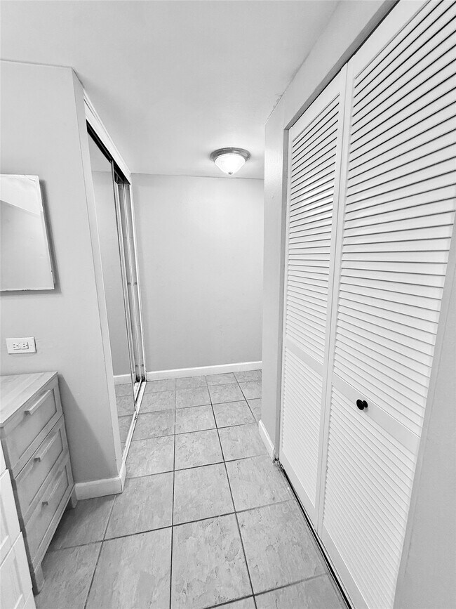 Photo - 2016 Main St Unit 2204