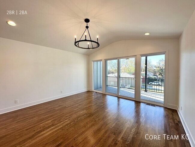 Photo - 7708 Main St