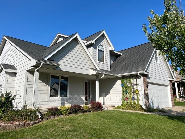 Building Photo - 15177 Hawthorn Dr