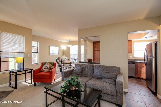 6651 N Campbell Ave Unit 224
