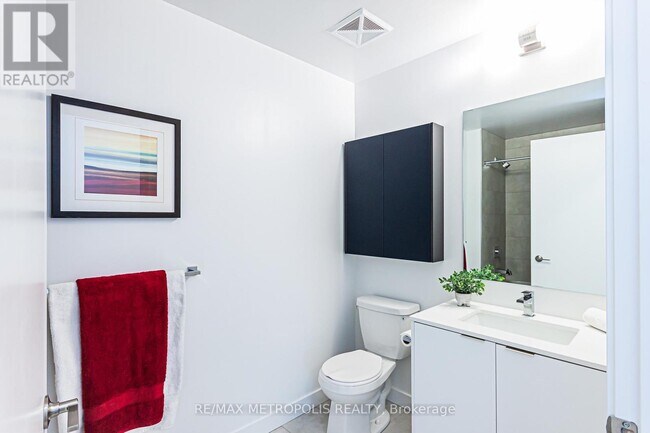 Photo - 8 Tippett Rd Unit 1005