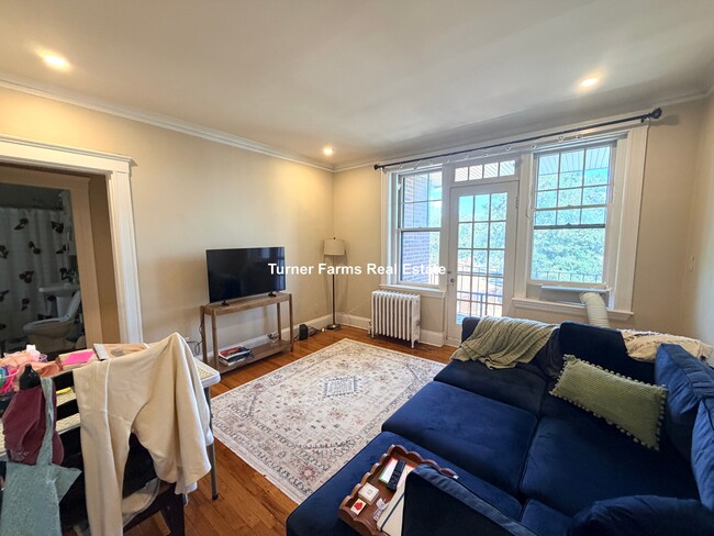 Building Photo - 2035 Commonwealth Ave Unit 11