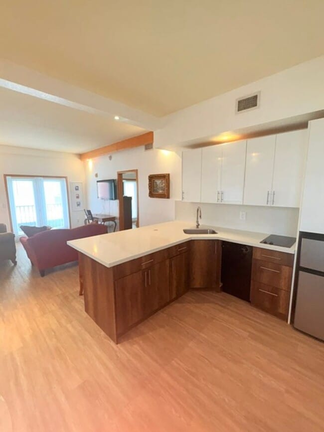 Photo - Beautiful condo with parking for rent ~!