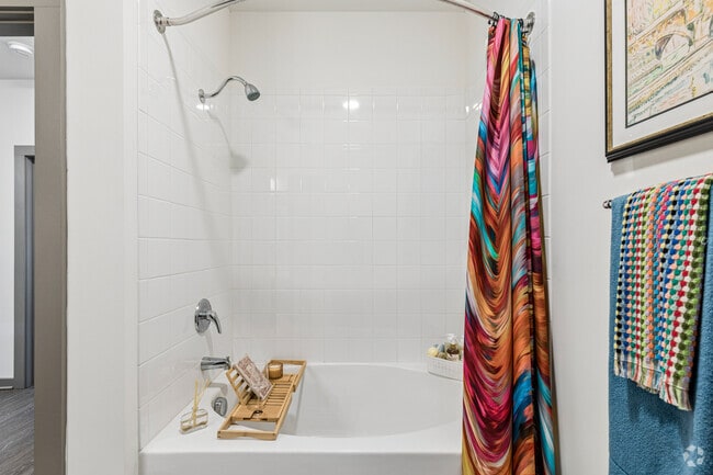 Summit - 1BR, 1BA - 768SF - Bathroom