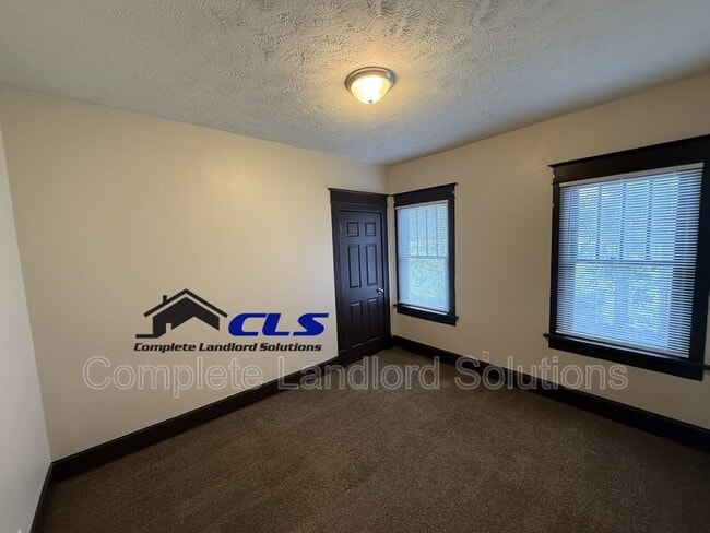 Photo - 1725 Garfield Ave