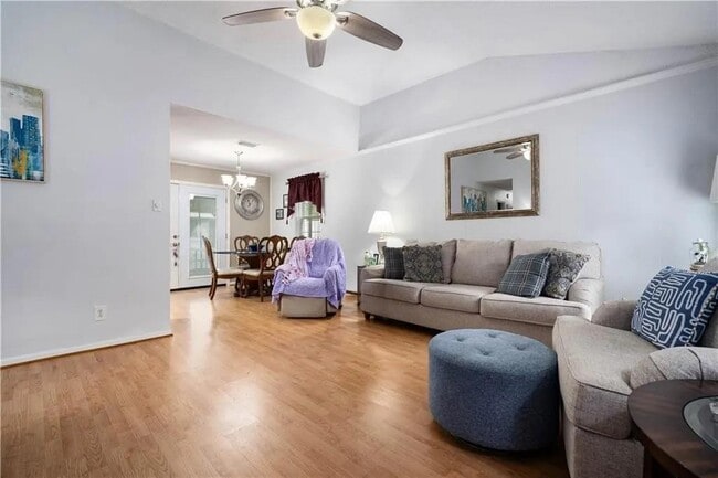 Photo - 2511 Club House Rd