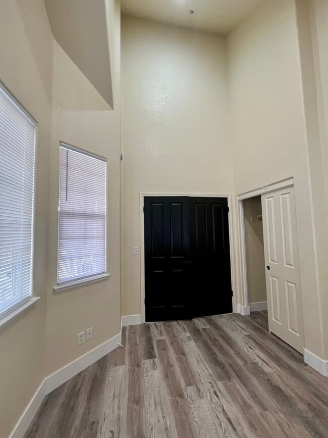 Photo - Come check out this lovely 3 bedroom 3 bath home Conveniently located near the Marlow Shopping ce...