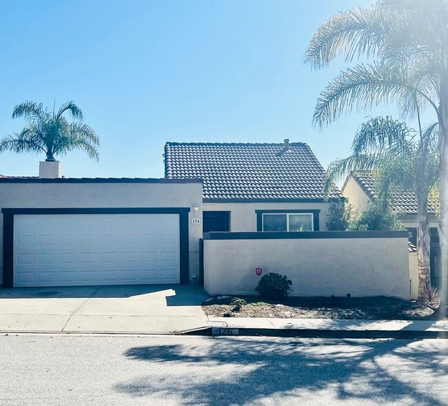 Photo - 126 Serra Ct