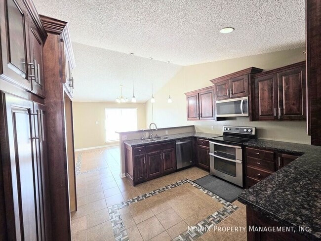 Photo - 1325 E Cowden Ave
