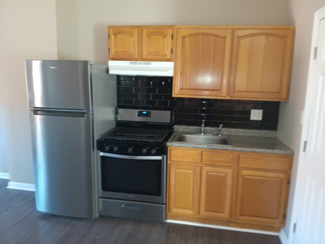 Photo - 2222 S 15th St Unit 3rd Floor