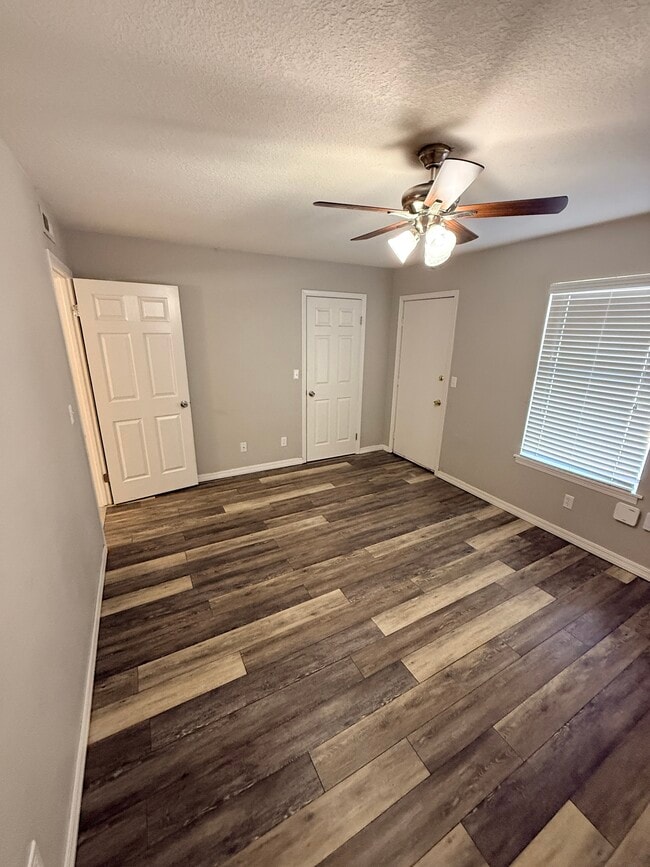 Building Photo - 822 Hardy Springs Cir Unit C