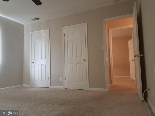 Building Photo - 2500 Markham Ln Unit 5