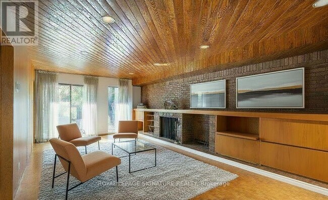 Photo - 18 Old English Ln