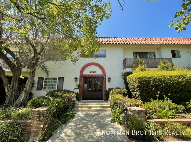 Photo - 9725 Charnock Ave Unidad 17A