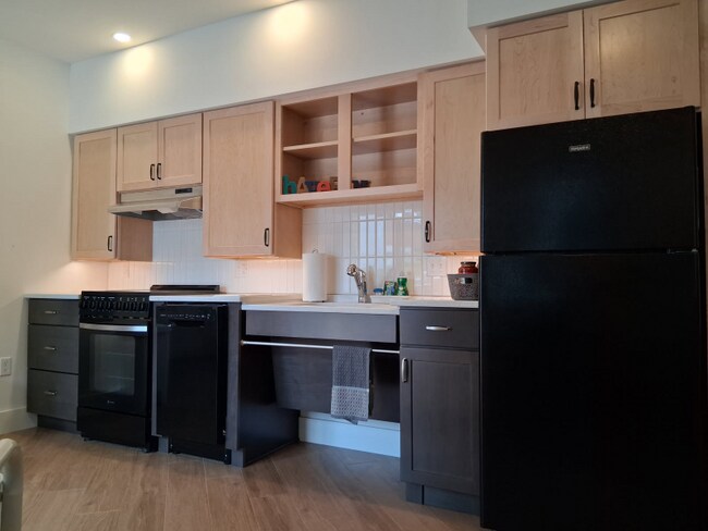 517 18th St Unit 102