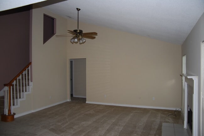 Photo - 9 Pine Lake Ct