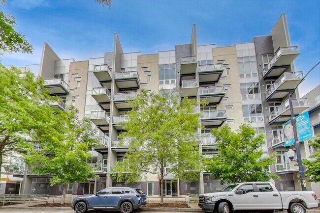 Building Photo - 1120 W Adams St Unit 4W Rental