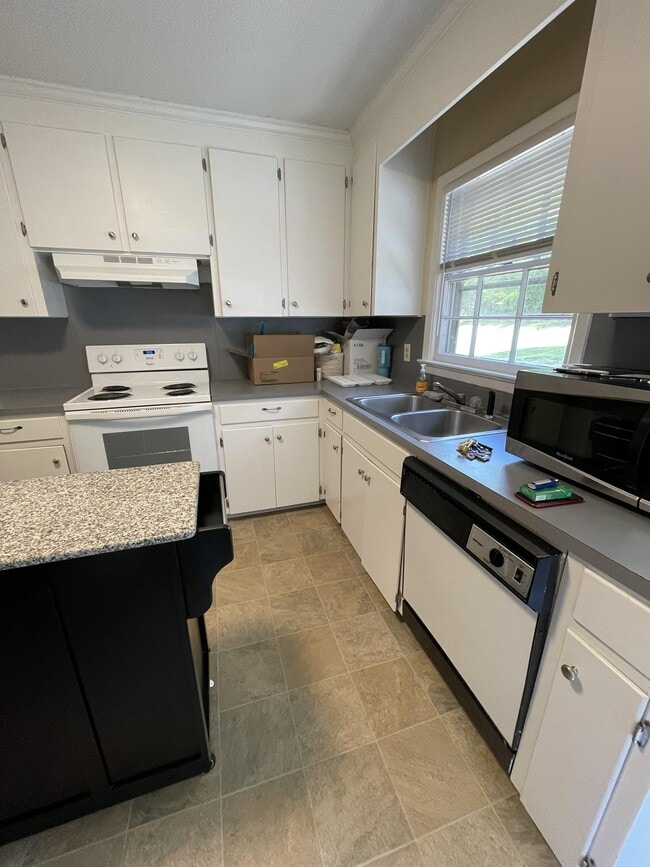 230 Park Ln Townhome Townhome Rental in Newton NC