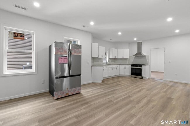 Photo - 16 Arch St Unit 1