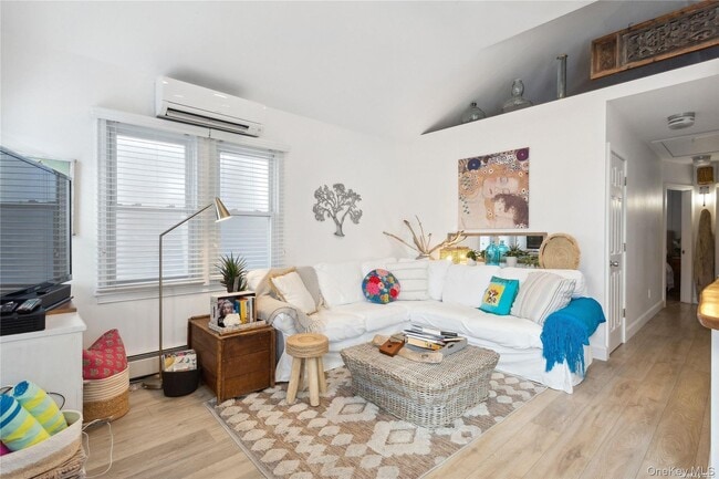 Photo - 26 Illinois Ave