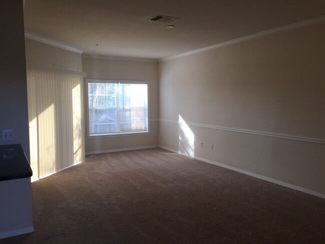 Photo - 3719CR#2023(50) Unidad 2023