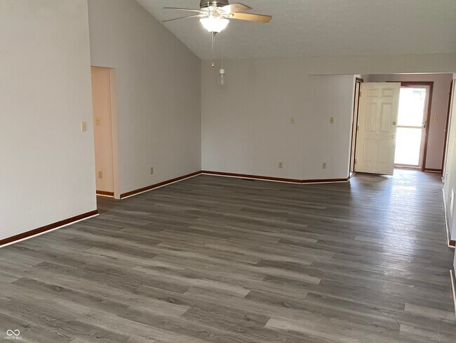 Photo - 5048 Shadow Pointe Dr