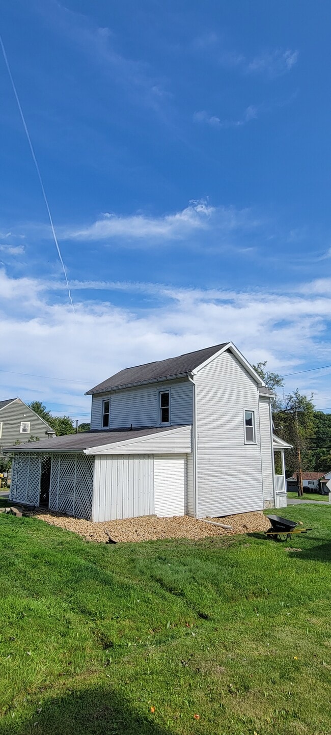 Photo - 1102 Old Mercer Rd