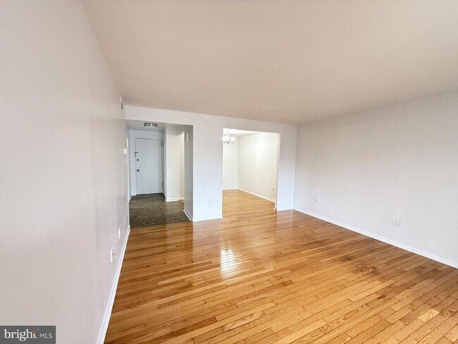 Photo - 606 Cooper Landing Rd Unidad B-3L