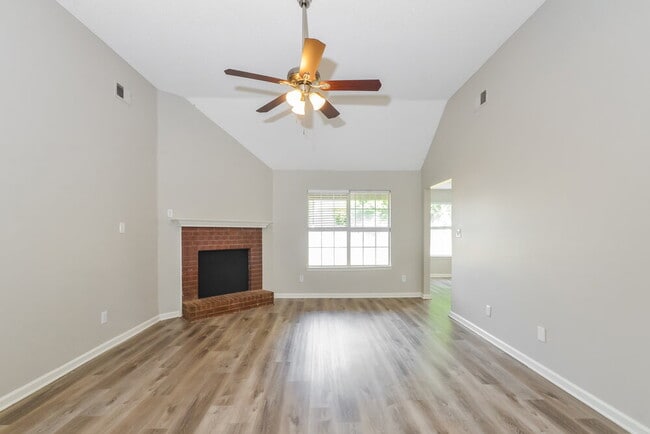 Photo - 990 Jessa Cove