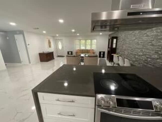 Photo - 3205 NW 87th Ave