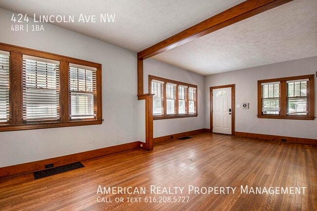 Photo - 424 Lincoln Ave NW