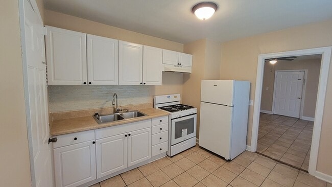 Photo - 2829 English Ave