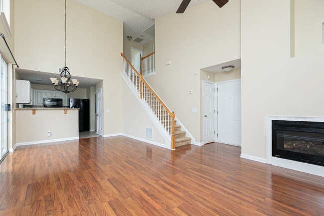 Photo - 726 Windcroft Cir NW