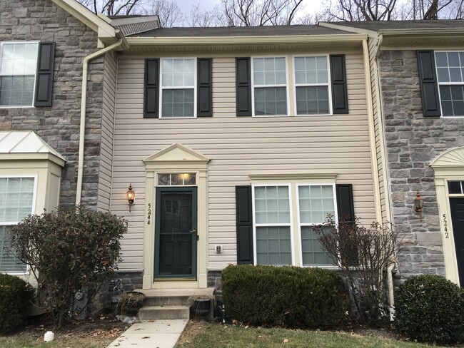 Three-Bedroom Townhome in Wyndholme Woods ... - Three-Bedroom Townhome in Wyndholme Woods ...