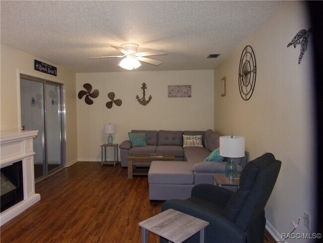 Photo - 2400 Forest Dr